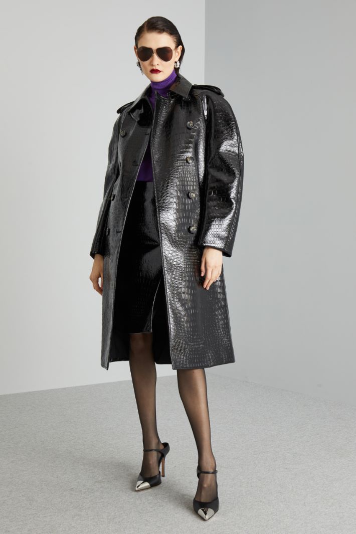 Trench coat in crocodile-effect vinyl fabric Intrend