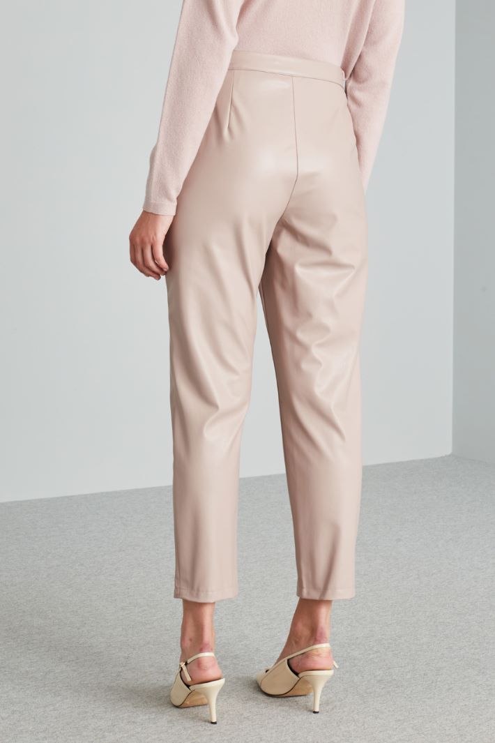 Slim-fit trousers in a coated fabric Intrend - 2