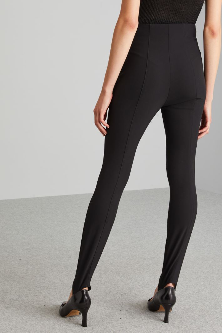 Stirrup-detailed slim trousers Intrend - 2