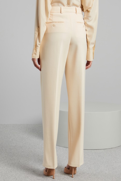 Pantaloni maschili in tela