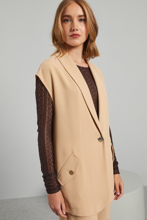 Gilet destrutturato con cintura