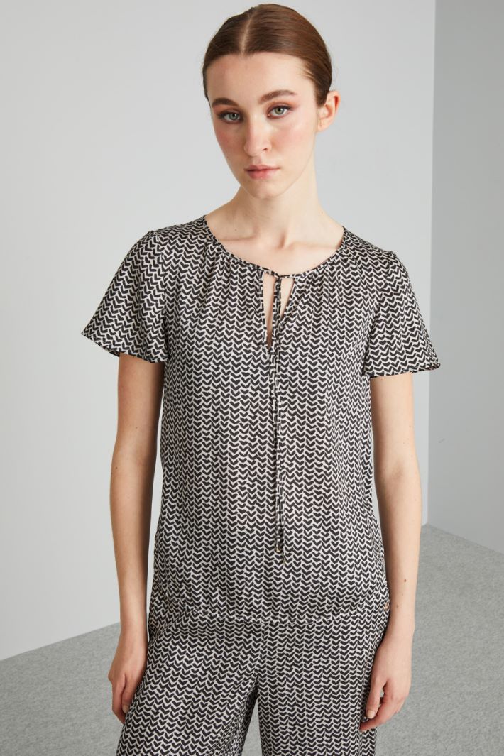 Top in twill stampato Intrend - 3