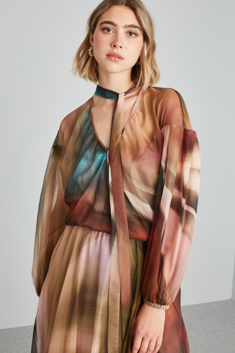 Casacca in chiffon con foulard