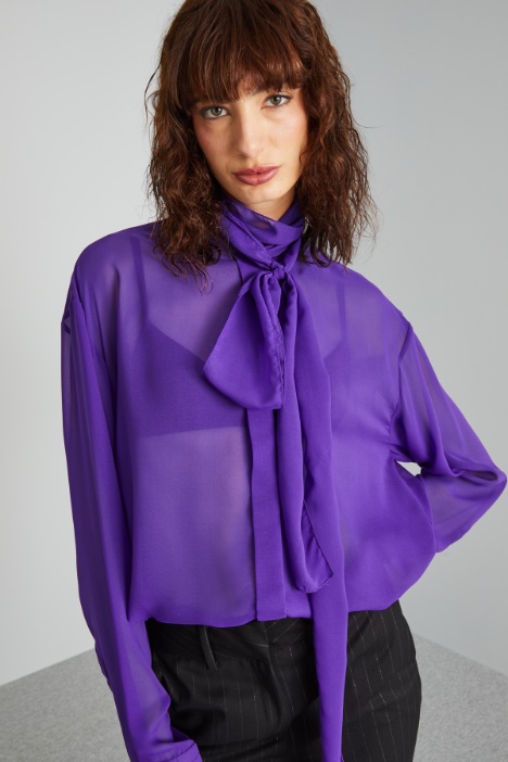 Blusa con collo a foulard