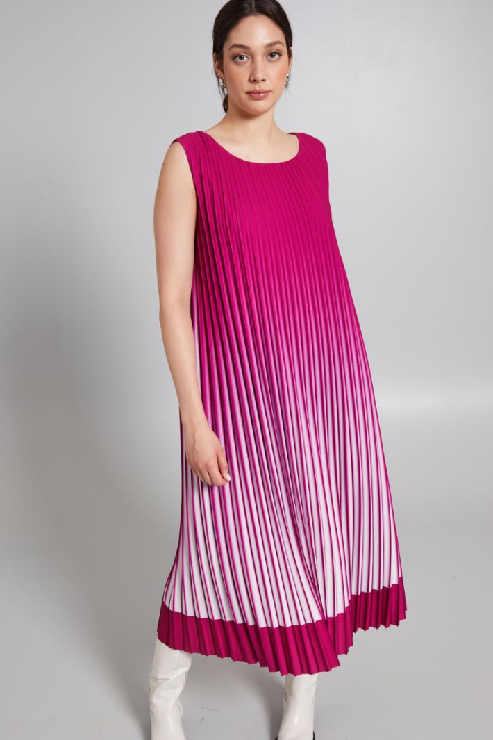 Pleated crepe dress Intrend - 3