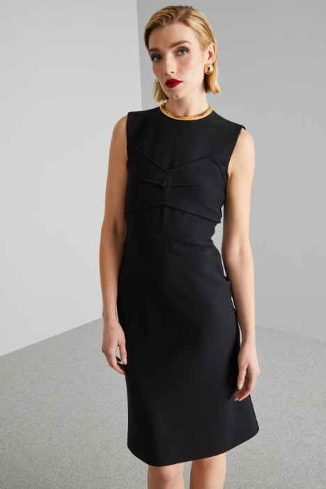 Tubino con motivo cut out