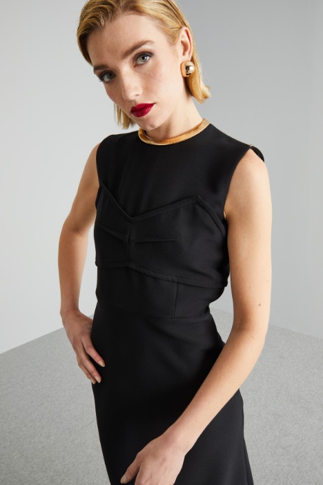 Tubino con motivo cut out