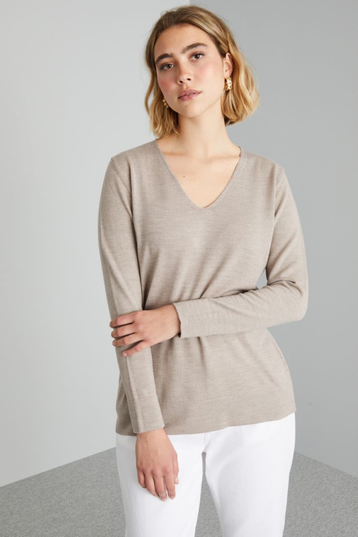 V-neck sweater Intrend - 3