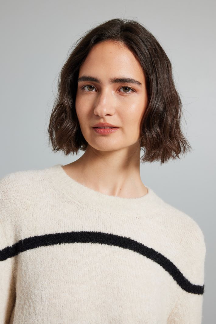 Bouclé sweater Intrend - 4