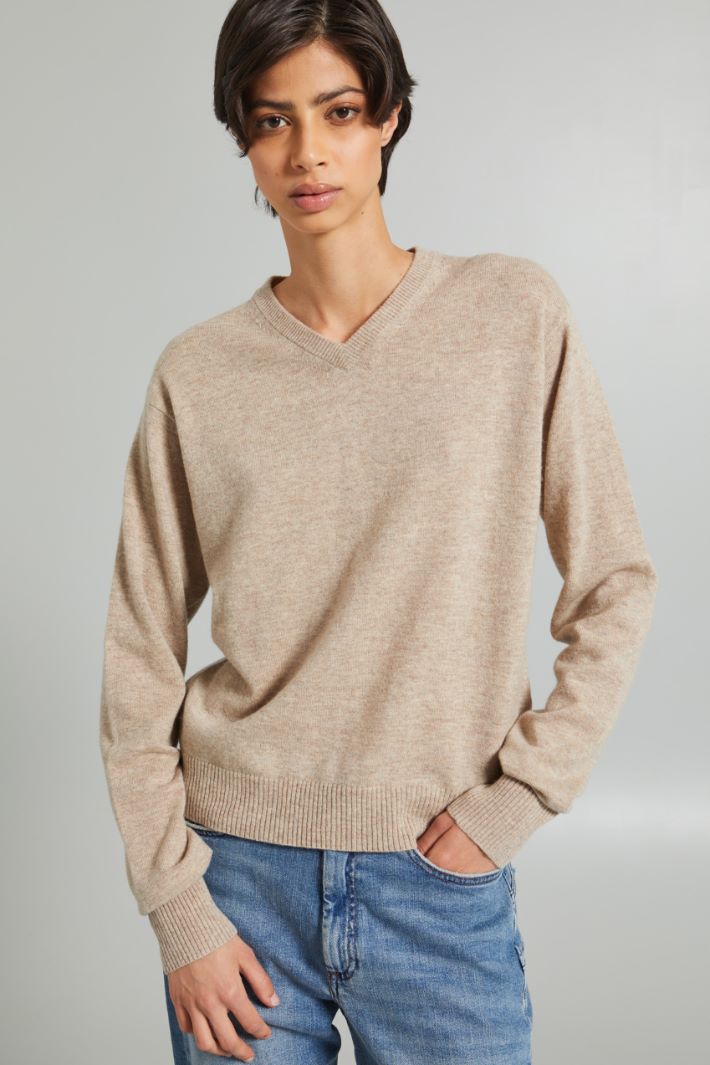 V-neck sweater Intrend - 3