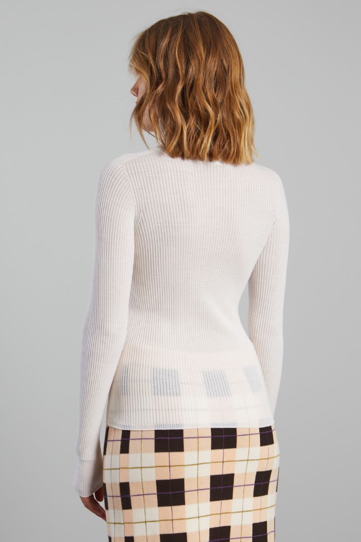 Fitted rib-knit sweater Intrend - 2