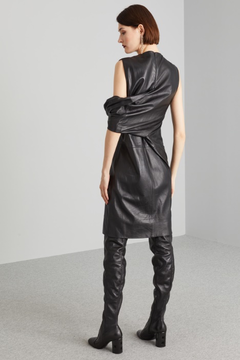 Tubino in pelle con torchon