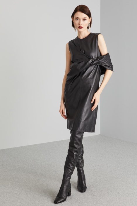 Tubino in pelle con torchon