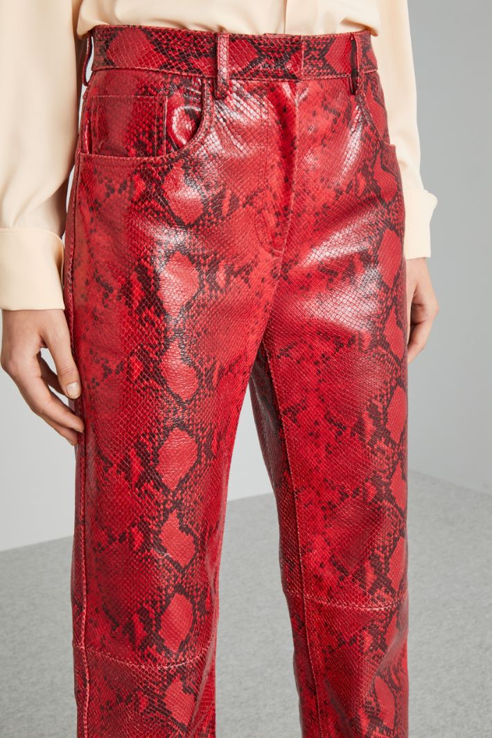 Python-print leather trousers Intrend - 4