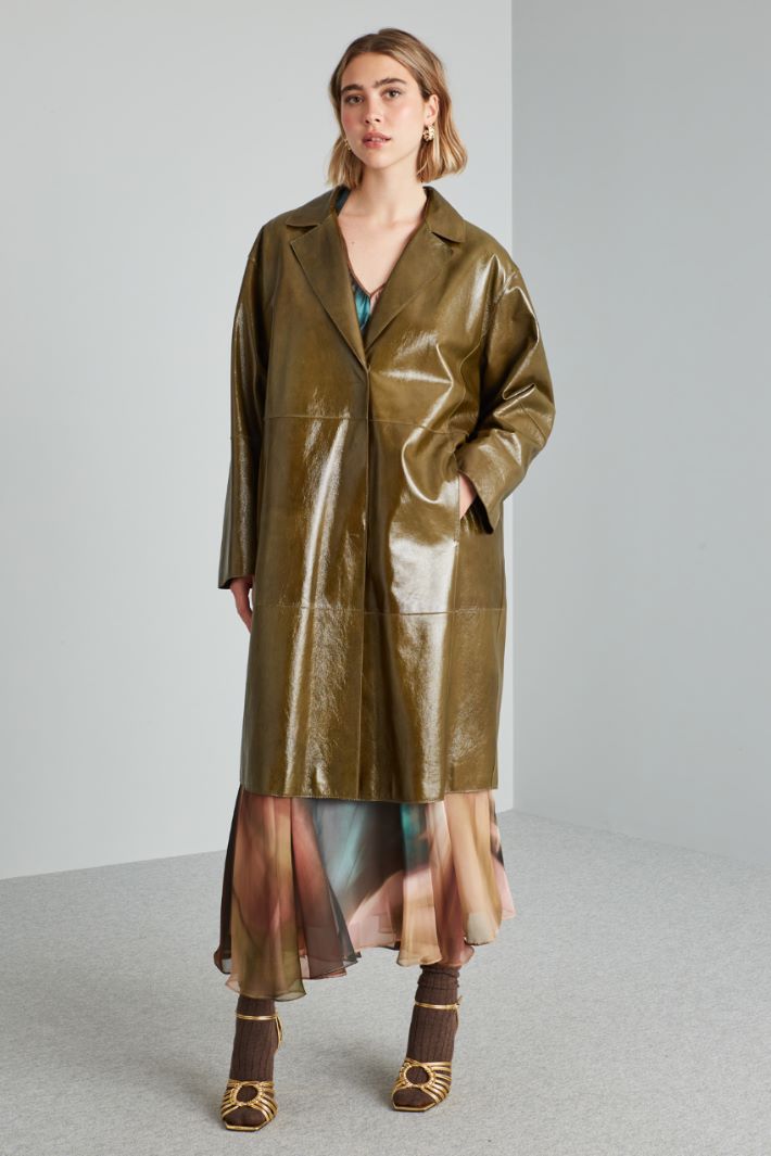 Patent leather duster coat Intrend - 3