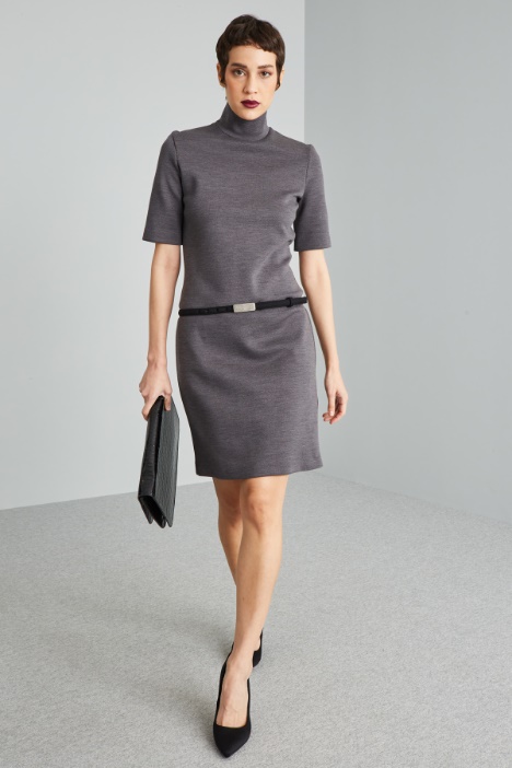 Vestido de punto con cinturón