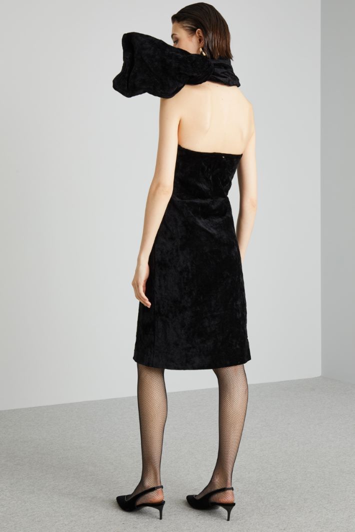 One-shoulder velvet dress Intrend - 2