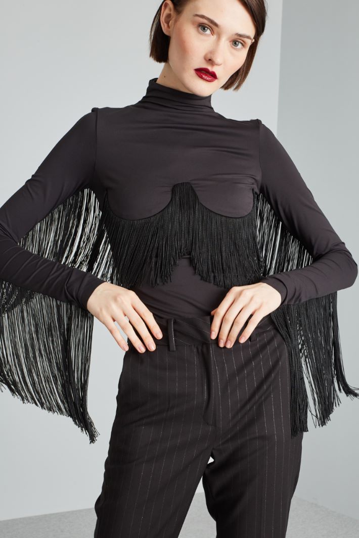 Long fringe-adorned sweater Intrend - 3