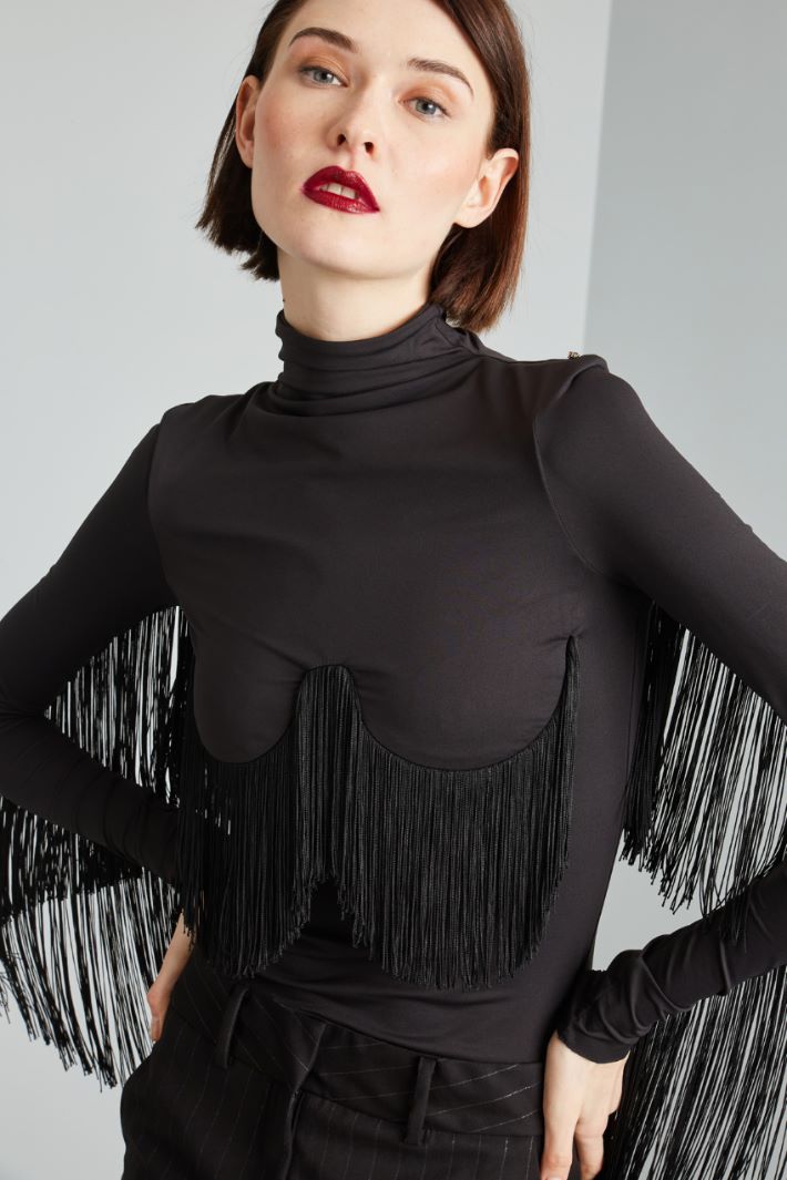 Long fringe-adorned sweater Intrend - 4