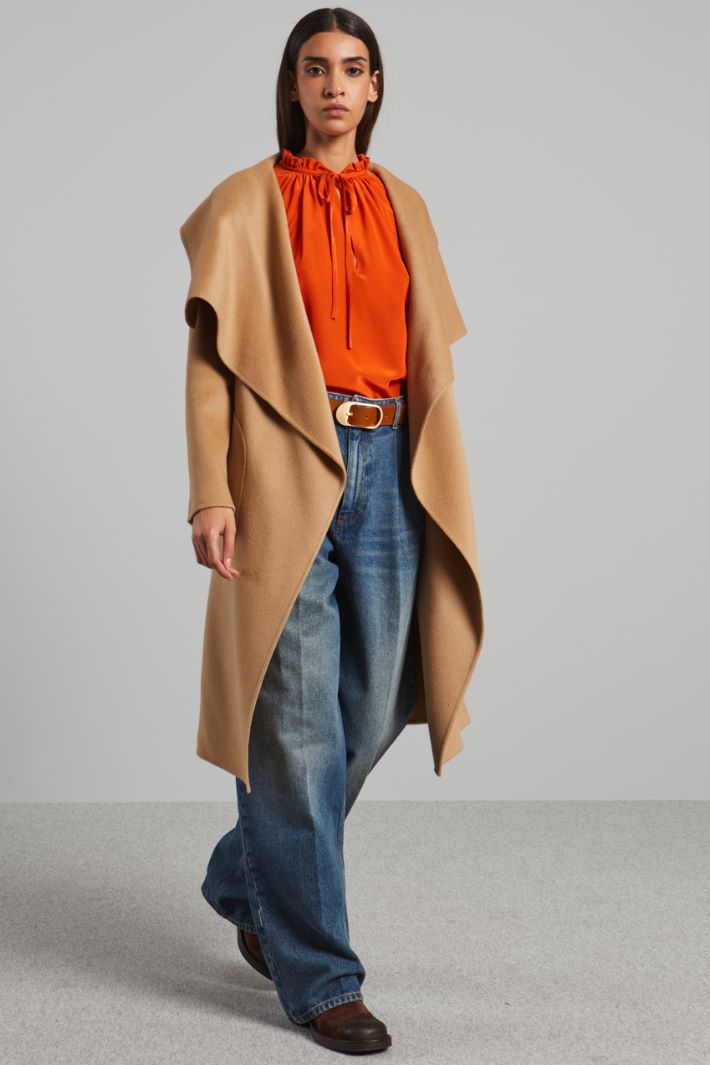 Coat with asymmetric collar Intrend