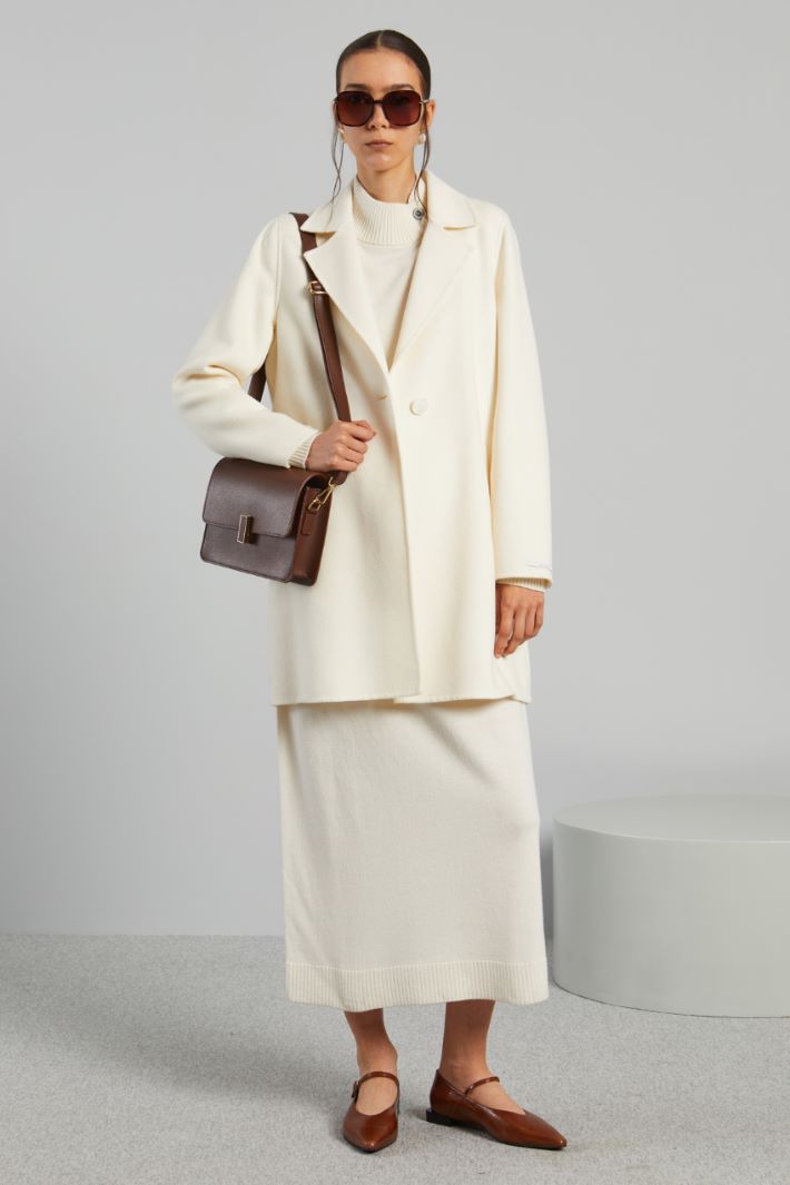 Wool coat with slit Intrend