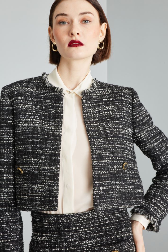 Short jacket with fake pockets Intrend - 4