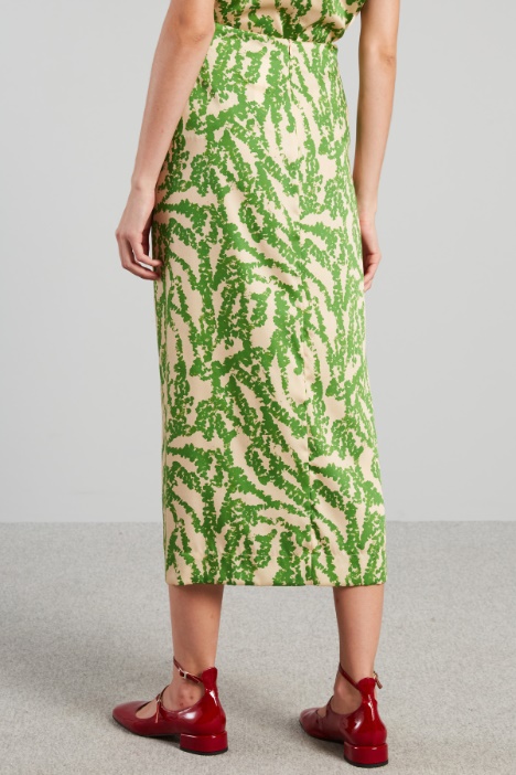 Falda de sarga con nudo