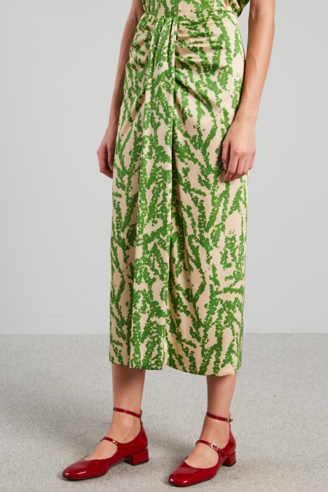 Falda de sarga con nudo