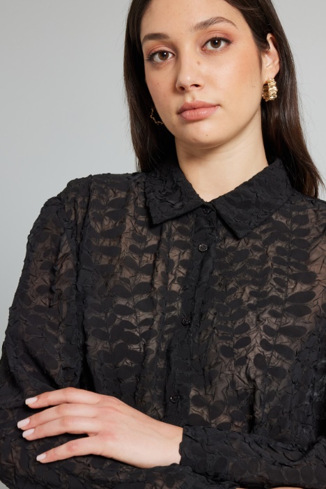 Camicia in tessuto goffrato