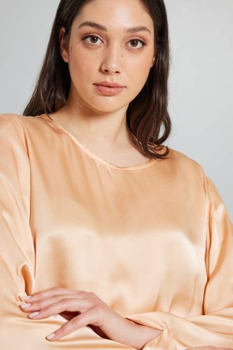Blusa in seta lavata