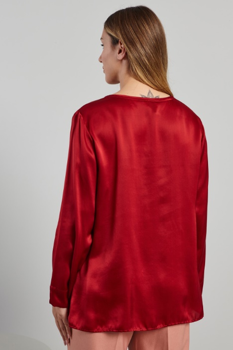 Blusa in seta lavata