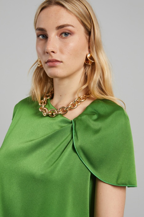 Blusa con drappeggio