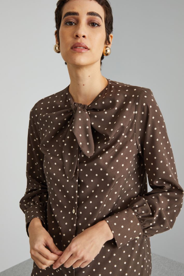 Bow-embellished blouse Intrend - 4