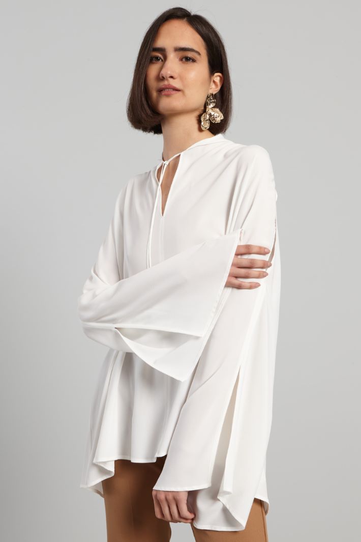 Blouse with flared sleeves Intrend - 3