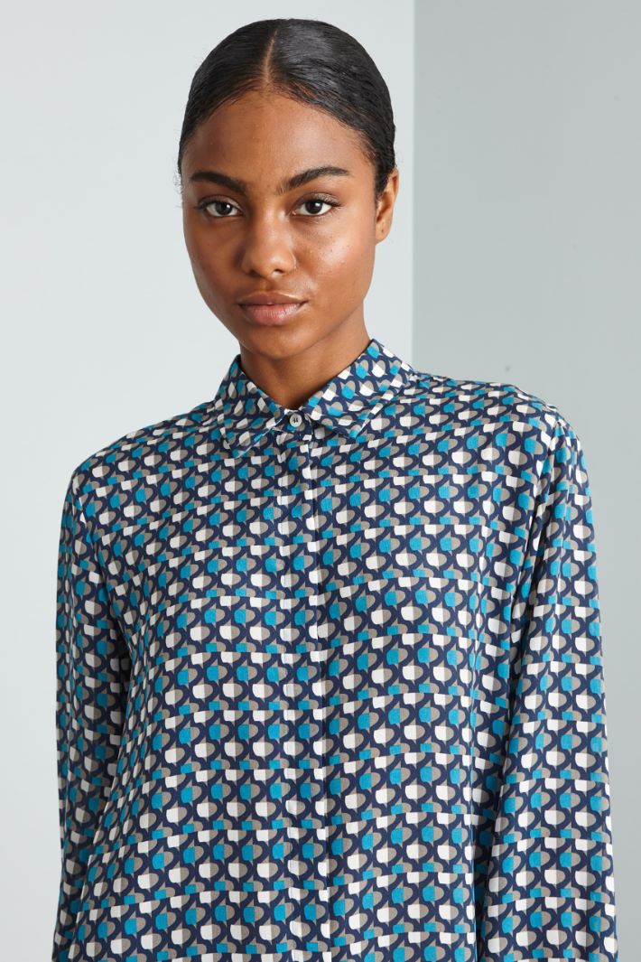 Printed crepe shirt Intrend - 4