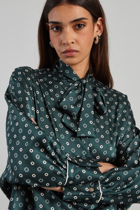 Blusa in twill con foulard