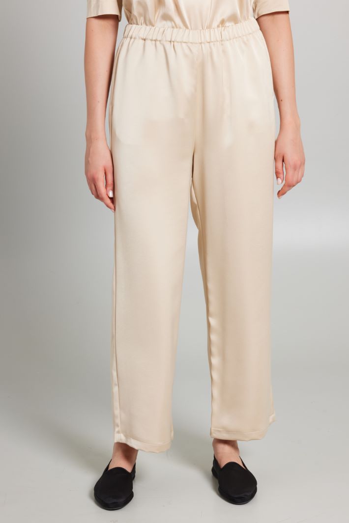 Loose fit satin trousers Intrend - 3