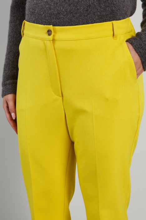 Pantaloni con tasche a filetto