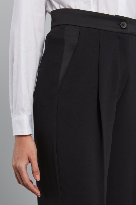 Pantaloni in enver satin