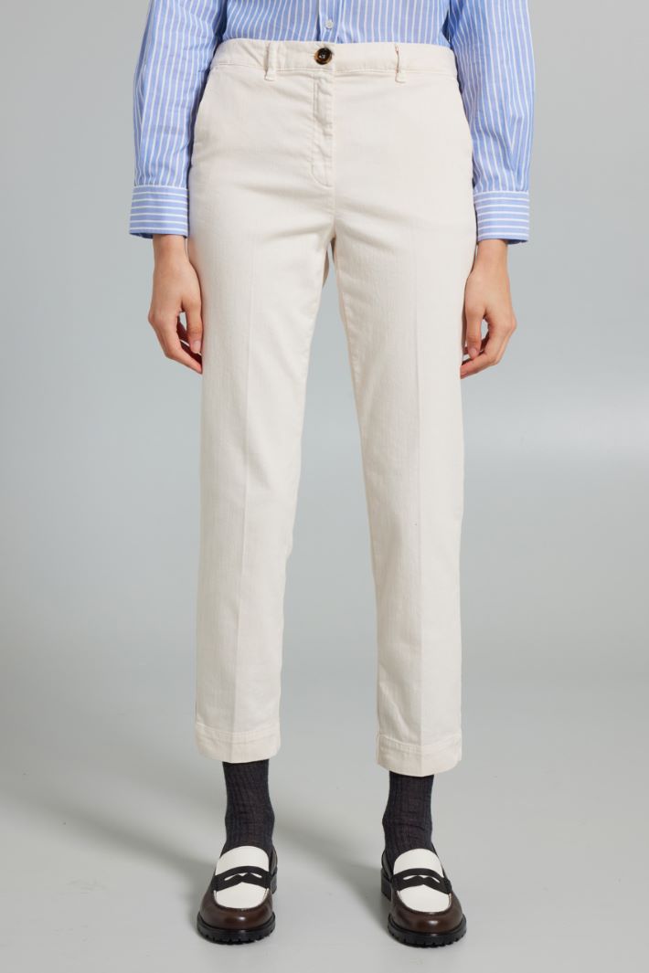 Chinos in drill fabric Intrend - 3