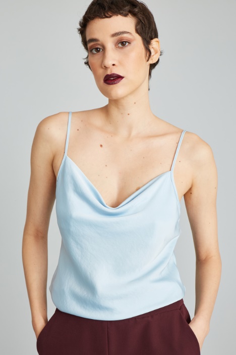 Top con scollo drappeggiato