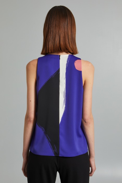 Top con diseño de abertura