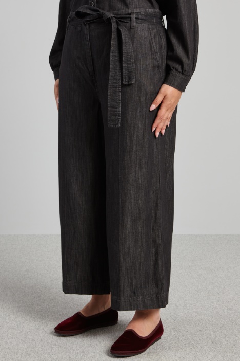 Pantaloni ampi in denim