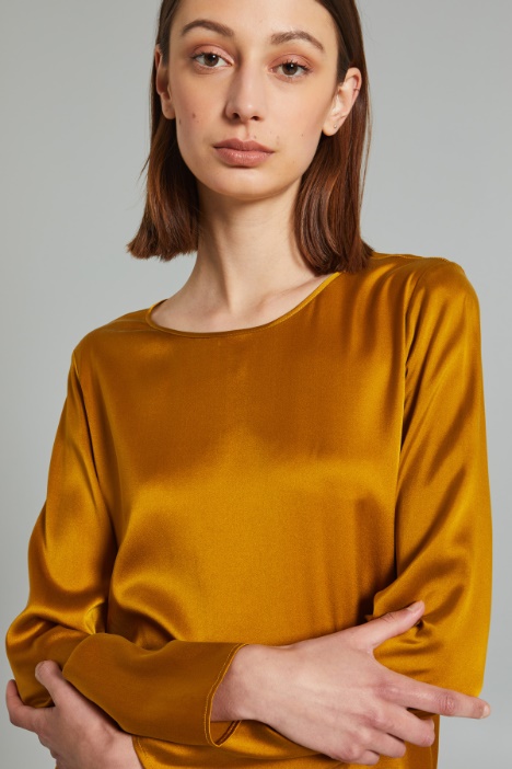 Blusa de satén de seda