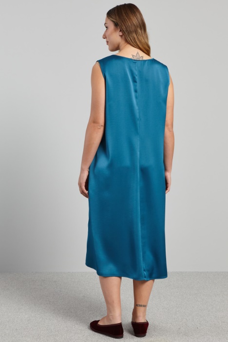 Abito con scollo a V