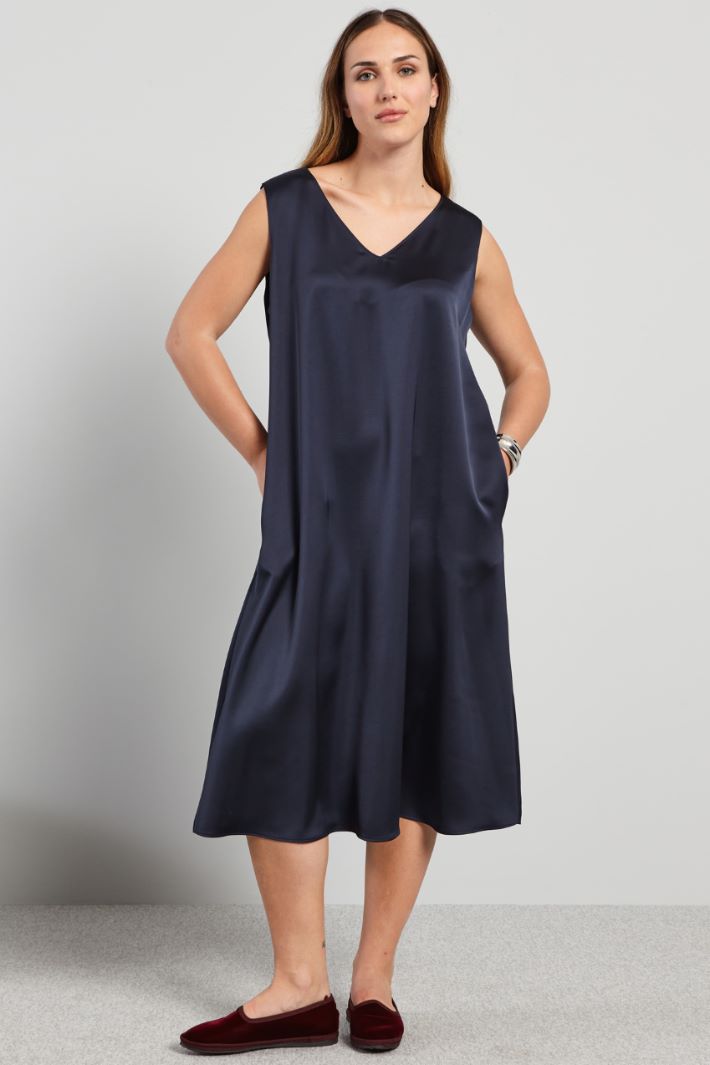 V-neck dress Intrend - 3