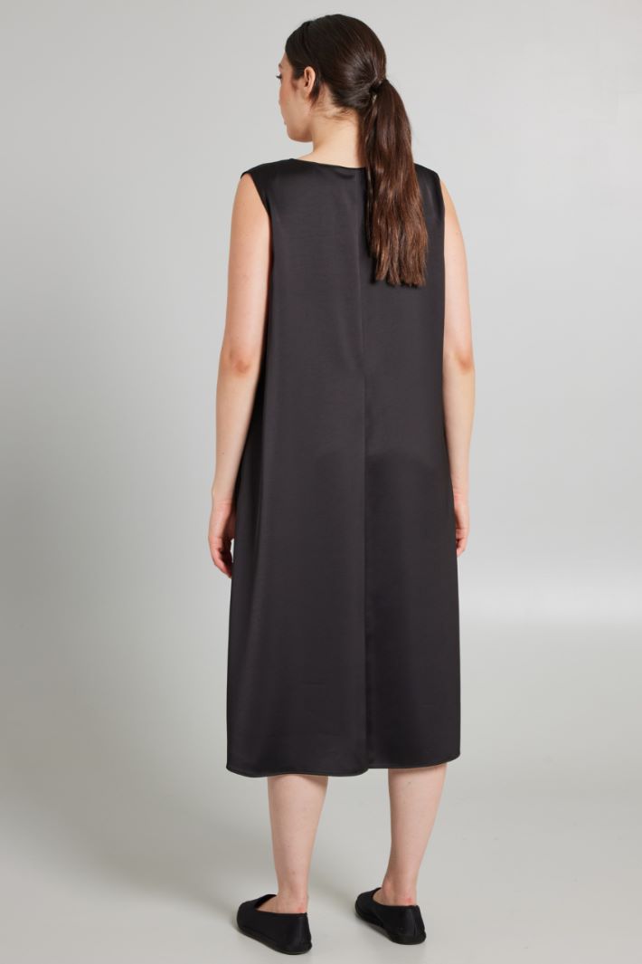 V-neck dress Intrend - 2