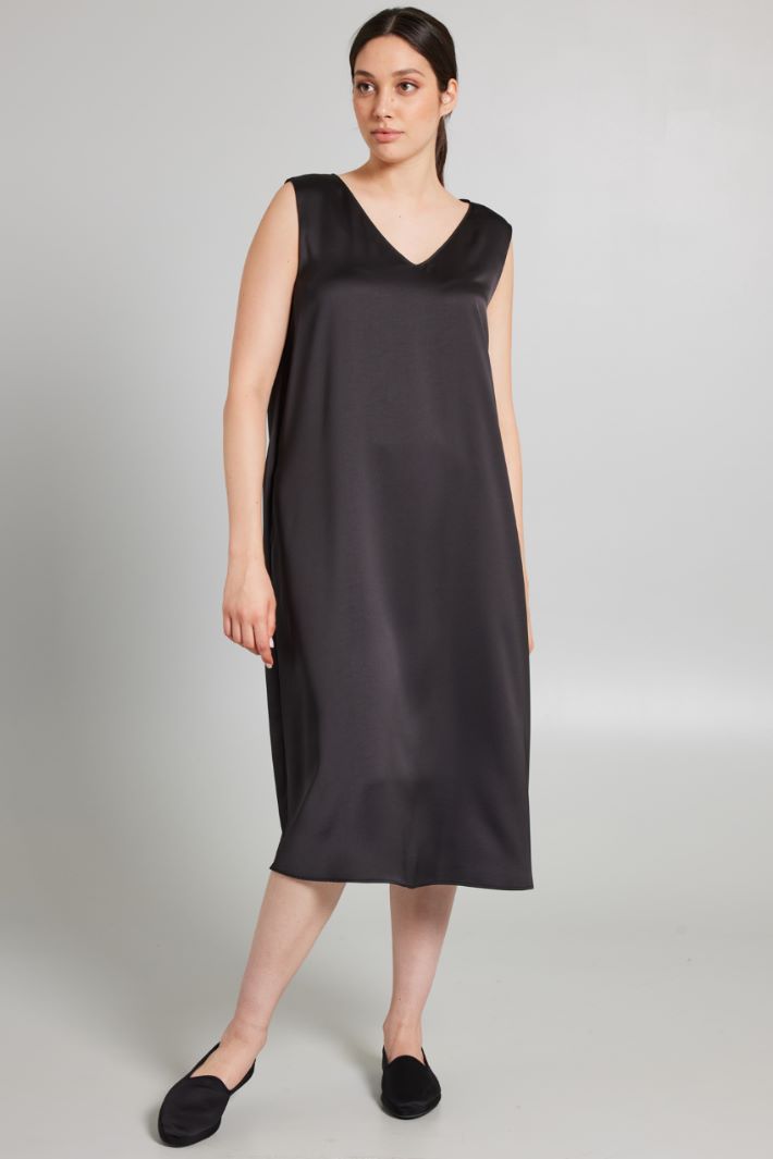 V-neck dress Intrend - 3