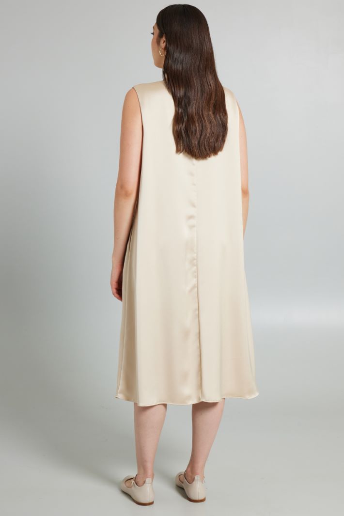 V-neck dress Intrend - 2