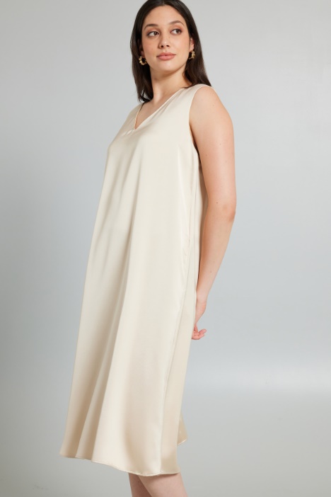 Vestido con escote en V